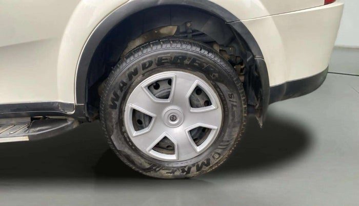 2017 Mahindra XUV500 W6, Diesel, Manual, 1,14,292 km, Left Rear Wheel