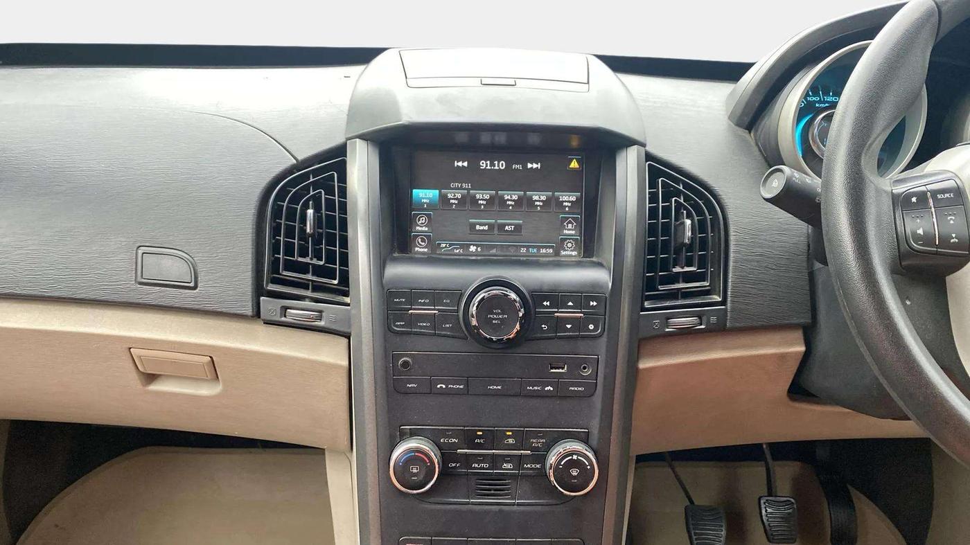 2017 Mahindra XUV500 W6, Diesel, Manual, 1,14,356 km, Air Conditioner