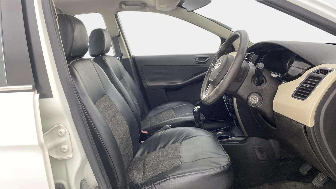 2017 Tata Zest XMS PETROL, Petrol, Manual, 68,526 km, Right Side Front Door Cabin