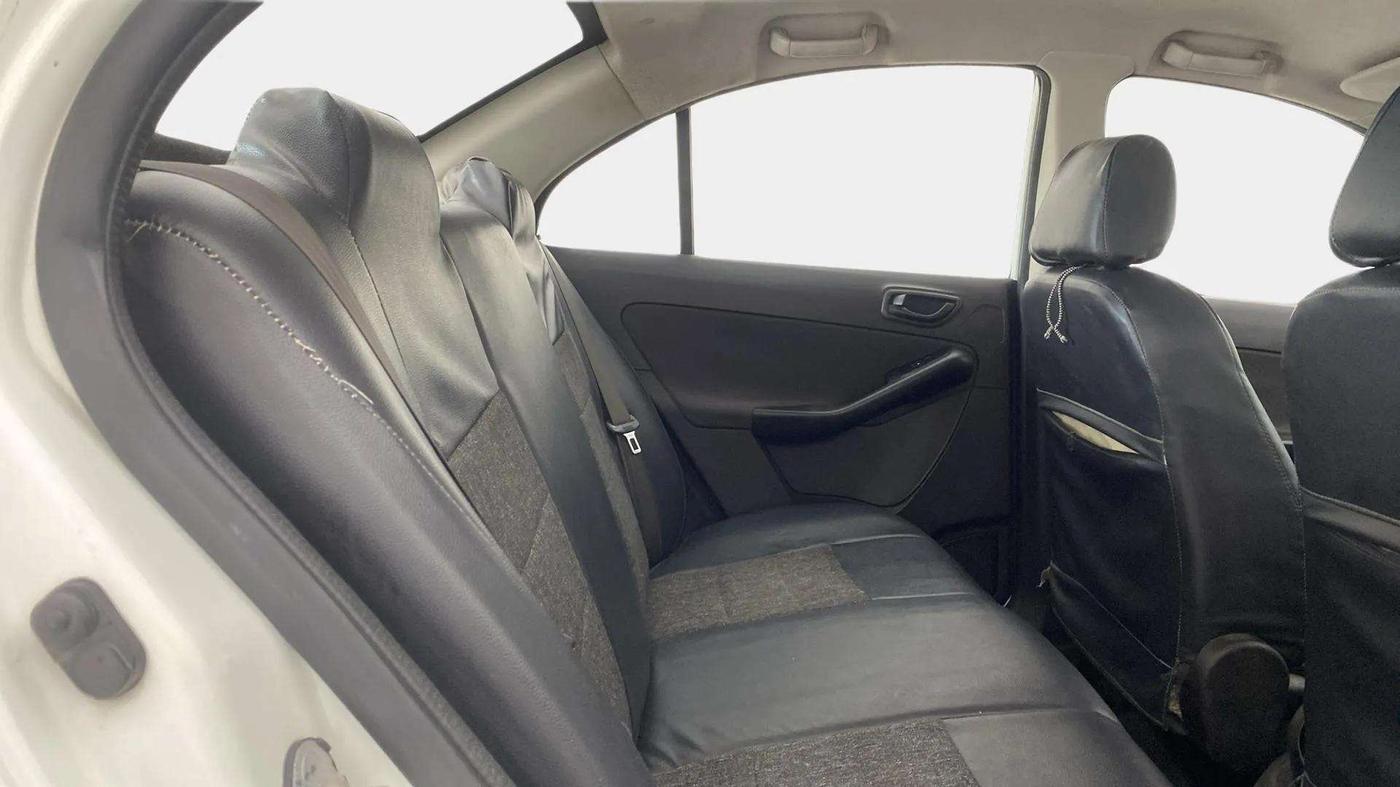 2017 Tata Zest XMS PETROL, Petrol, Manual, 68,526 km, Right Side Rear Door Cabin