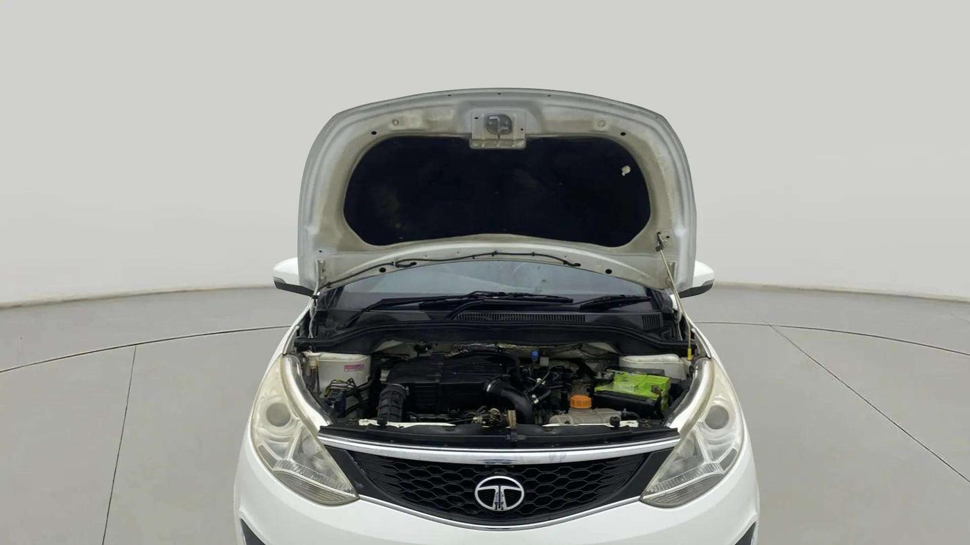 2017 Tata Zest XMS PETROL, Petrol, Manual, 68,526 km, Open Bonet
