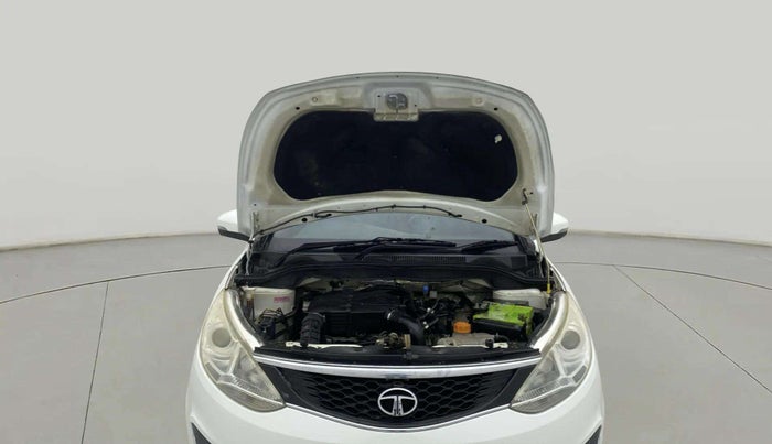 2017 Tata Zest XMS PETROL, Petrol, Manual, 68,168 km, Open Bonet