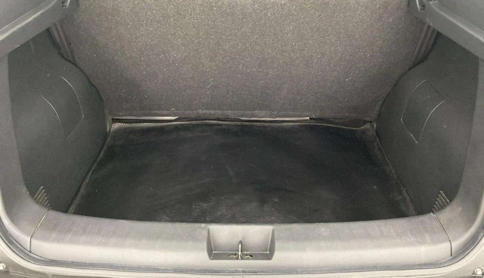 2022 Nissan MAGNITE XE, Petrol, Manual, 33,823 km, Boot Inside