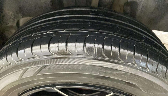 2020 Maruti Swift VXI, Petrol, Manual, 52,237 km, Right Rear Tyre Tread