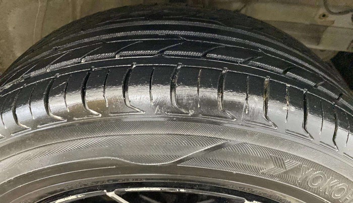 2020 Maruti Swift VXI, Petrol, Manual, 52,237 km, Right Front Tyre Tread