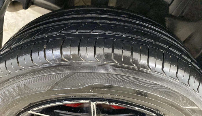 2020 Maruti Swift VXI, Petrol, Manual, 52,237 km, Left Front Tyre Tread