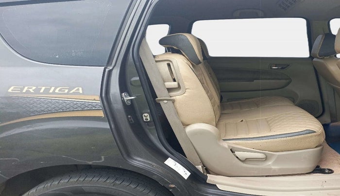 2014 Maruti Ertiga ZDI, Diesel, Manual, 93,194 km, Right Side Rear Door Cabin