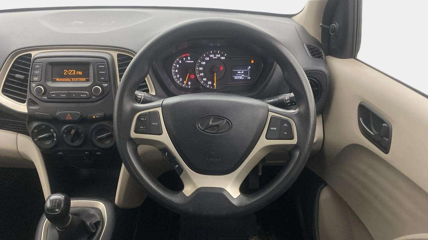 2020 Hyundai NEW SANTRO MAGNA, Petrol, Manual, 62,327 km, Steering Wheel Close Up