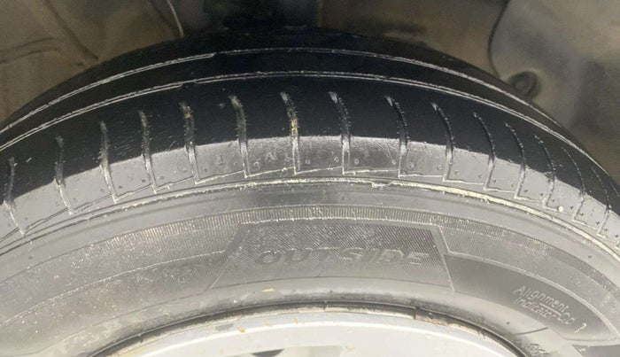 2020 Hyundai NEW SANTRO MAGNA, Petrol, Manual, 62,223 km, Right Front Tyre Tread