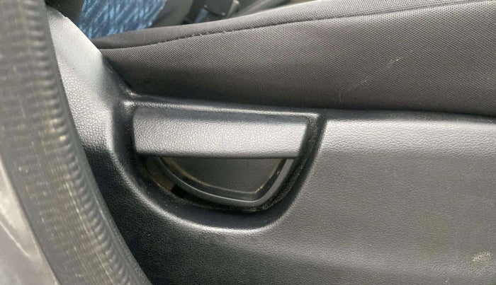 2020 Hyundai NEW SANTRO MAGNA, Petrol, Manual, 62,223 km, Driver Side Adjustment Panel
