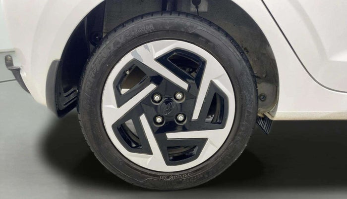 2024 Hyundai GRAND I10 NIOS SPORTZ AMT 1.2 KAPPA VTVT, Petrol, Automatic, 19,870 km, Right Rear Wheel