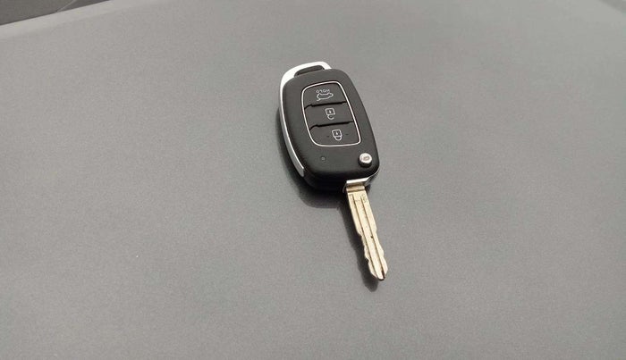 2021 Hyundai NEW I20 SPORTZ 1.2 MT, Petrol, Manual, 49,611 km, Key Close Up