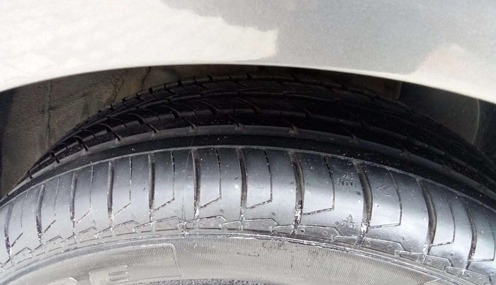 2021 Hyundai NEW I20 SPORTZ 1.2 MT, Petrol, Manual, 49,611 km, Right Front Tyre Tread