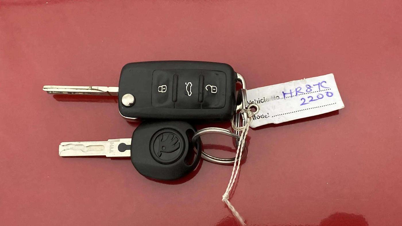 2019 Skoda Rapid MONTE CARLO 1.6 MPI MT, Petrol, Manual, 97,923 km, Key Close Up