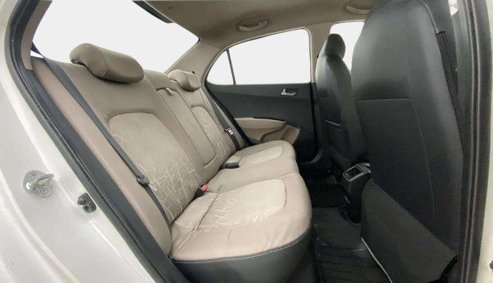 2015 Hyundai Xcent S (O) 1.2, Petrol, Manual, 94,803 km, Right Side Rear Door Cabin