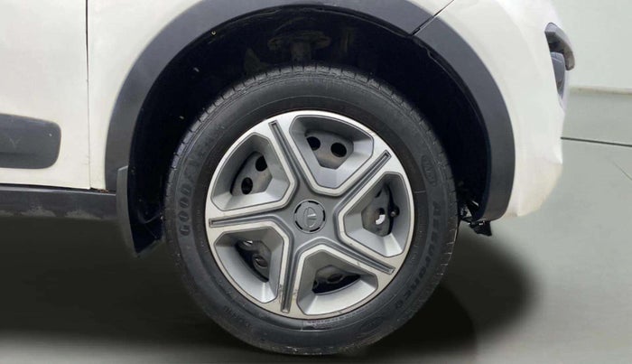 2018 Tata NEXON XM PETROL, Petrol, Manual, 67,498 km, Right Front Wheel