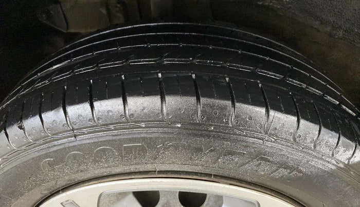 2018 Tata NEXON XM PETROL, Petrol, Manual, 67,498 km, Left Front Tyre Tread