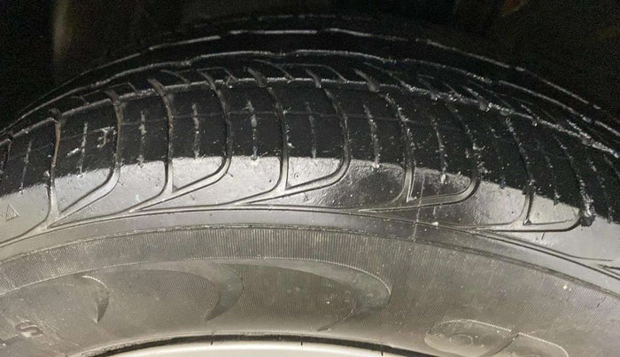 2019 Hyundai Creta E PLUS 1.6 PETROL, Petrol, Manual, 57,114 km, Right Front Tyre Tread