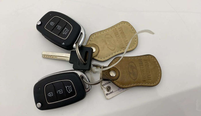 2019 Hyundai Creta E PLUS 1.6 PETROL, Petrol, Manual, 57,114 km, Key Close Up