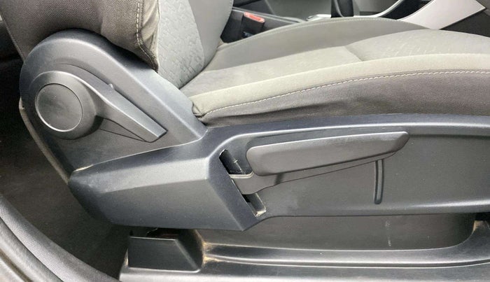 2020 Tata ALTROZ XZ PETROL, Petrol, Manual, 66,544 km, Driver Side Adjustment Panel