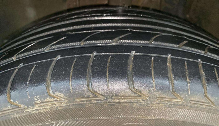 2020 Tata ALTROZ XZ PETROL, Petrol, Manual, 66,544 km, Left Front Tyre Tread