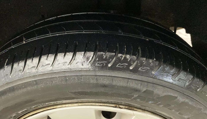 2021 Maruti Baleno SIGMA PETROL 1.2, CNG, Manual, 34,054 km, Right Rear Tyre Tread