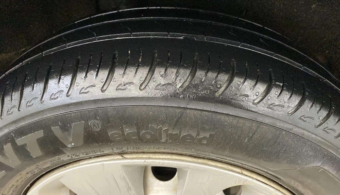 2021 Maruti Baleno SIGMA PETROL 1.2, CNG, Manual, 34,054 km, Left Front Tyre Tread