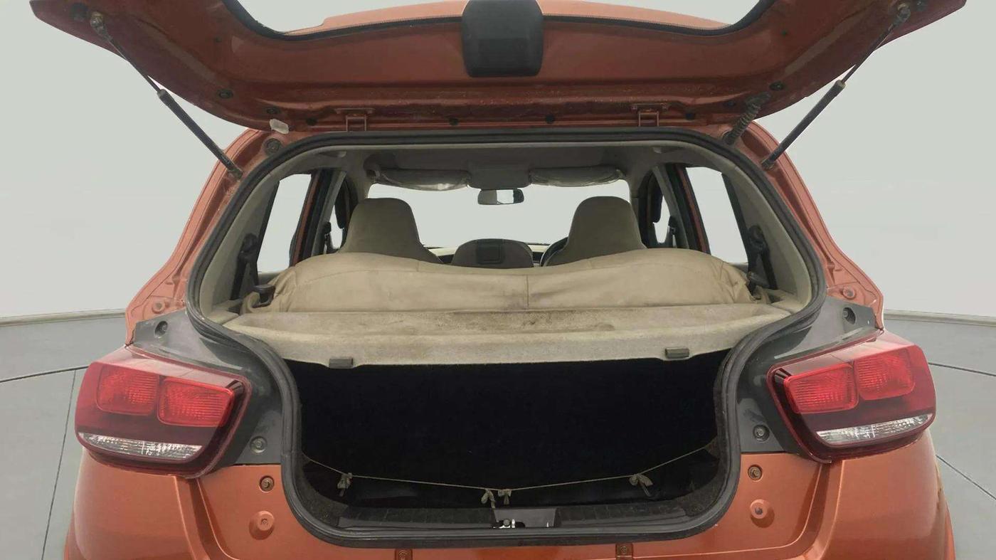 2016 Mahindra Kuv100 K4 6 STR, Petrol, Manual, 36,494 km, Boot Open Zoomed View