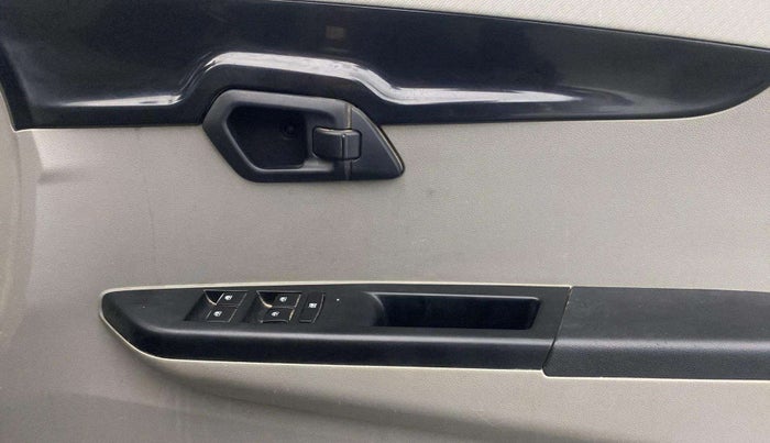 2016 Mahindra Kuv100 K4 6 STR, Petrol, Manual, 36,480 km, Driver Side Door Panels Control