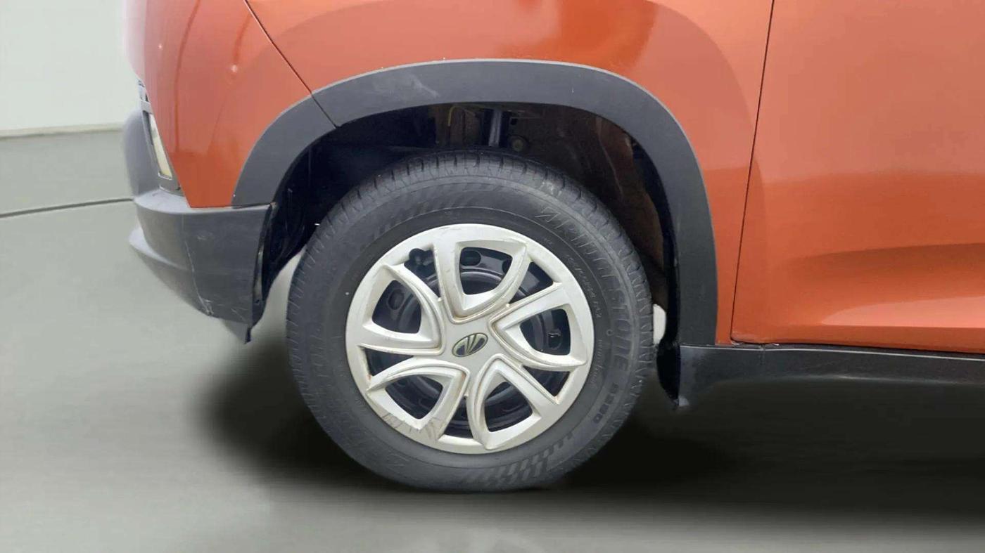 2016 Mahindra Kuv100 K4 6 STR, Petrol, Manual, 36,494 km, Left Front Wheel