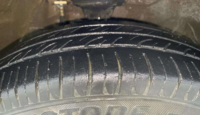 2017 Maruti Alto 800 LXI, Petrol, Manual, 59,703 km, Right Front Tyre Tread