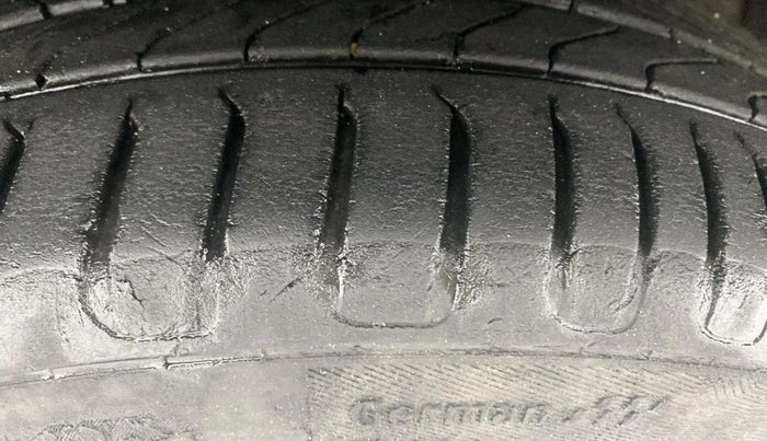 2022 MG ASTOR SUPER 1.5 MT, Petrol, Manual, 20,554 km, Left Front Tyre Tread