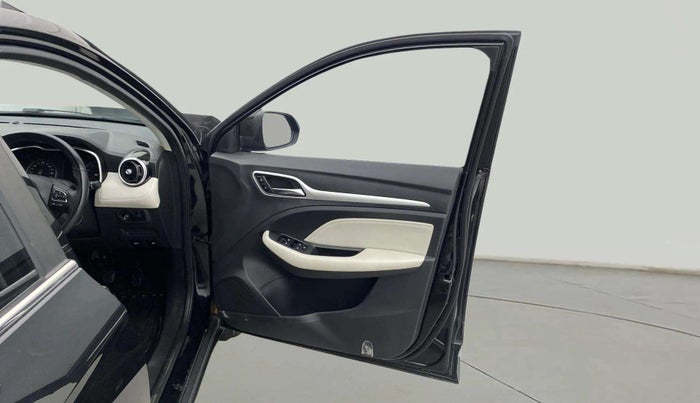 2022 MG ASTOR SUPER 1.5 MT, Petrol, Manual, 20,554 km, RHS Front Door