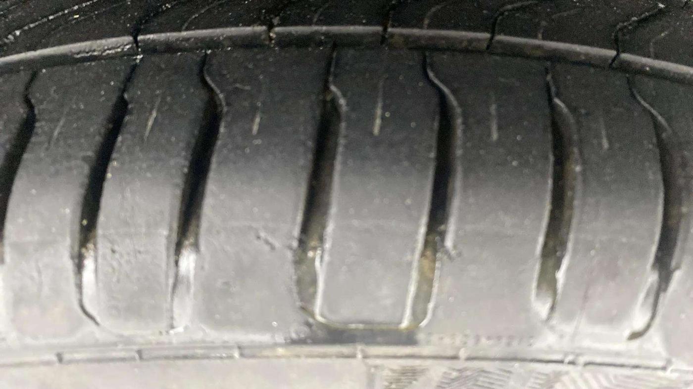 2022 MG ASTOR SUPER 1.5 MT, Petrol, Manual, 20,554 km, Left Rear Tyre Tread