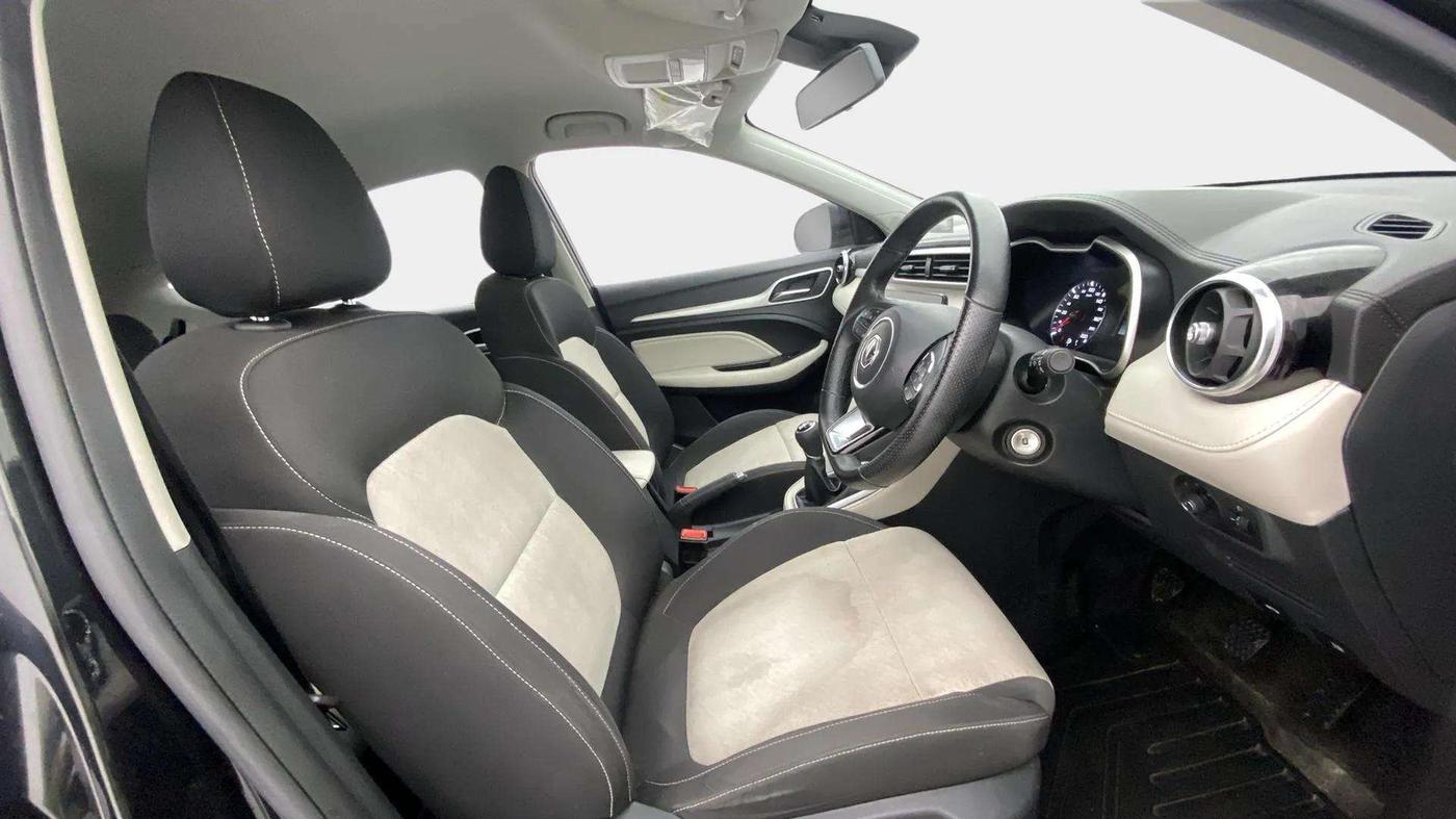 2022 MG ASTOR SUPER 1.5 MT, Petrol, Manual, 20,554 km, Right Side Front Door Cabin