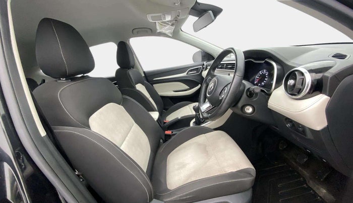 2022 MG ASTOR SUPER 1.5 MT, Petrol, Manual, 20,554 km, Right Side Front Door Cabin