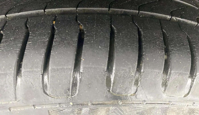 2022 MG ASTOR SUPER 1.5 MT, Petrol, Manual, 20,554 km, Right Front Tyre Tread