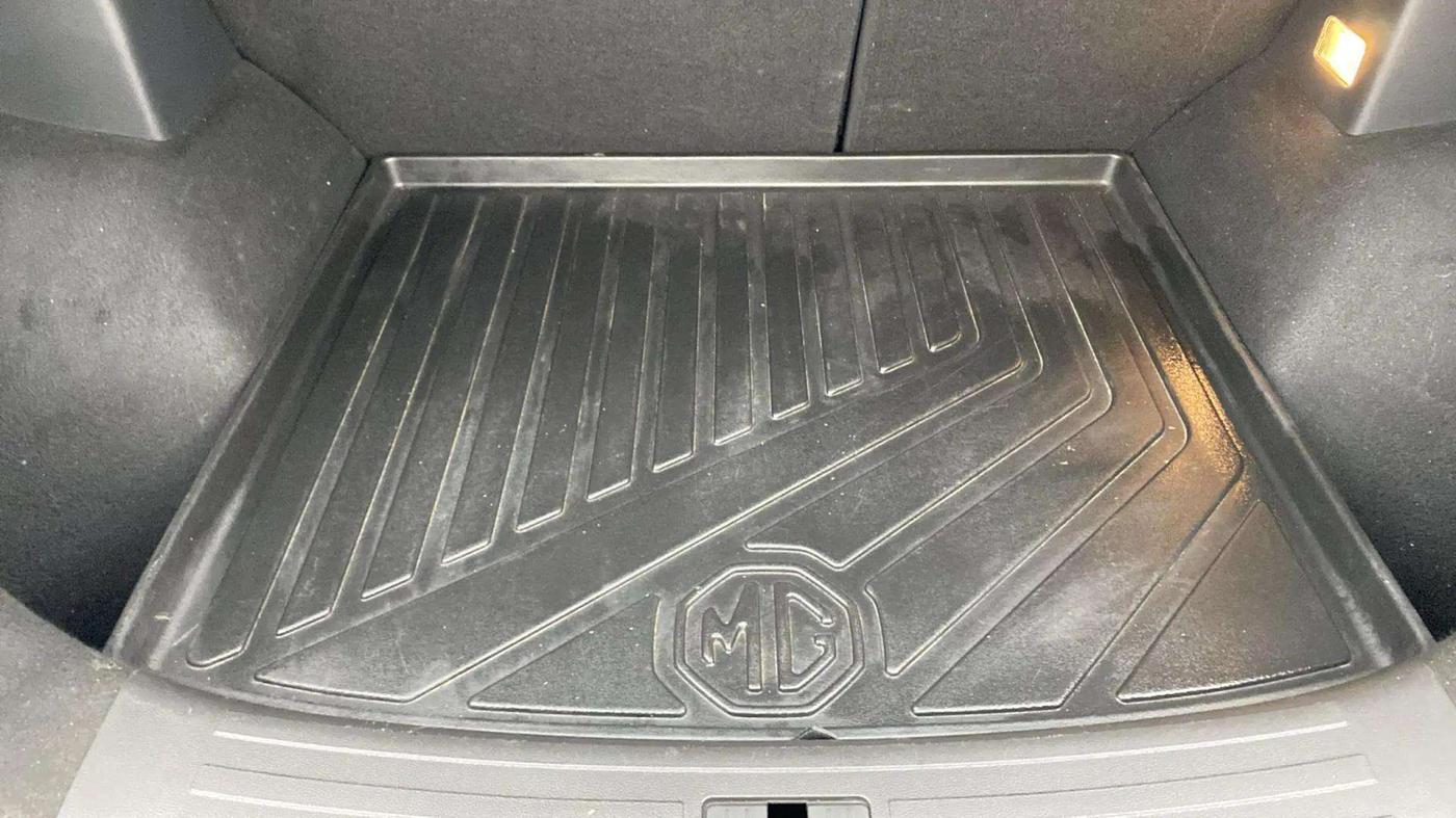 2022 MG ASTOR SUPER 1.5 MT, Petrol, Manual, 20,554 km, Boot Inside