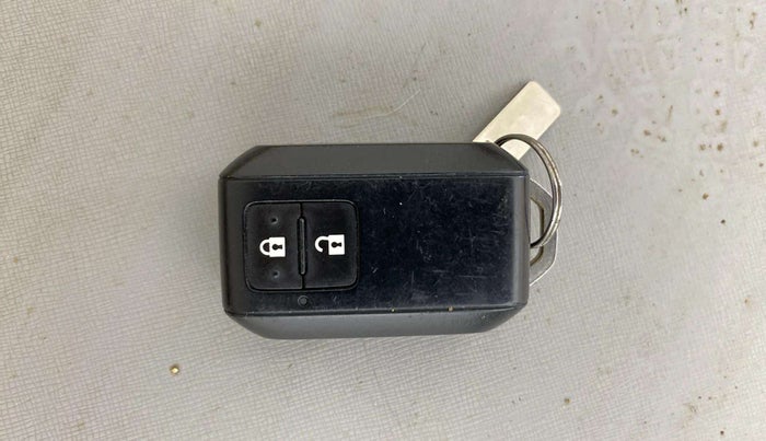 2023 Maruti FRONX ALPHA 1.0 TURBO MT, Petrol, Manual, 16,619 km, Key Close Up