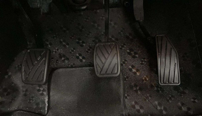 2023 Maruti FRONX ALPHA 1.0 TURBO MT, Petrol, Manual, 16,619 km, Pedals