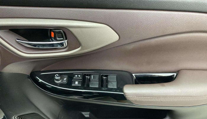 2023 Maruti FRONX ALPHA 1.0 TURBO MT, Petrol, Manual, 16,619 km, Driver Side Door Panels Control