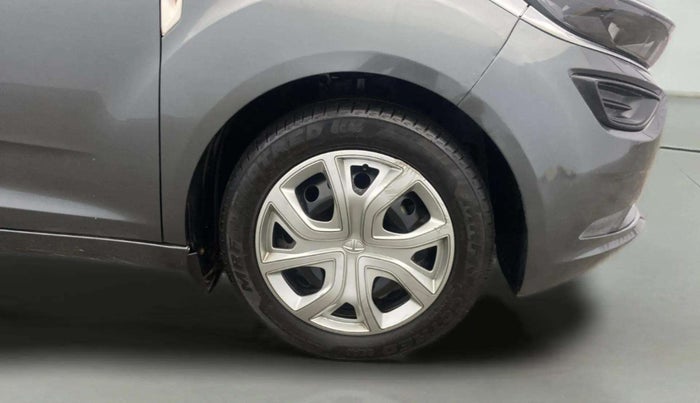 2023 Tata ALTROZ XMS PETROL, Petrol, Manual, 17,990 km, Right Front Wheel