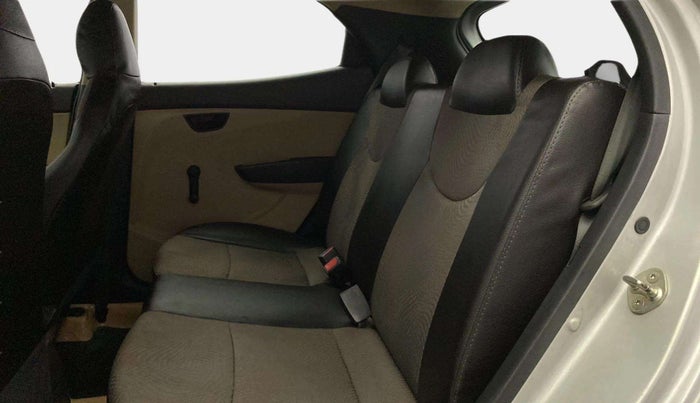 2014 Hyundai Eon MAGNA +, Petrol, Manual, 94,991 km, Right Side Rear Door Cabin