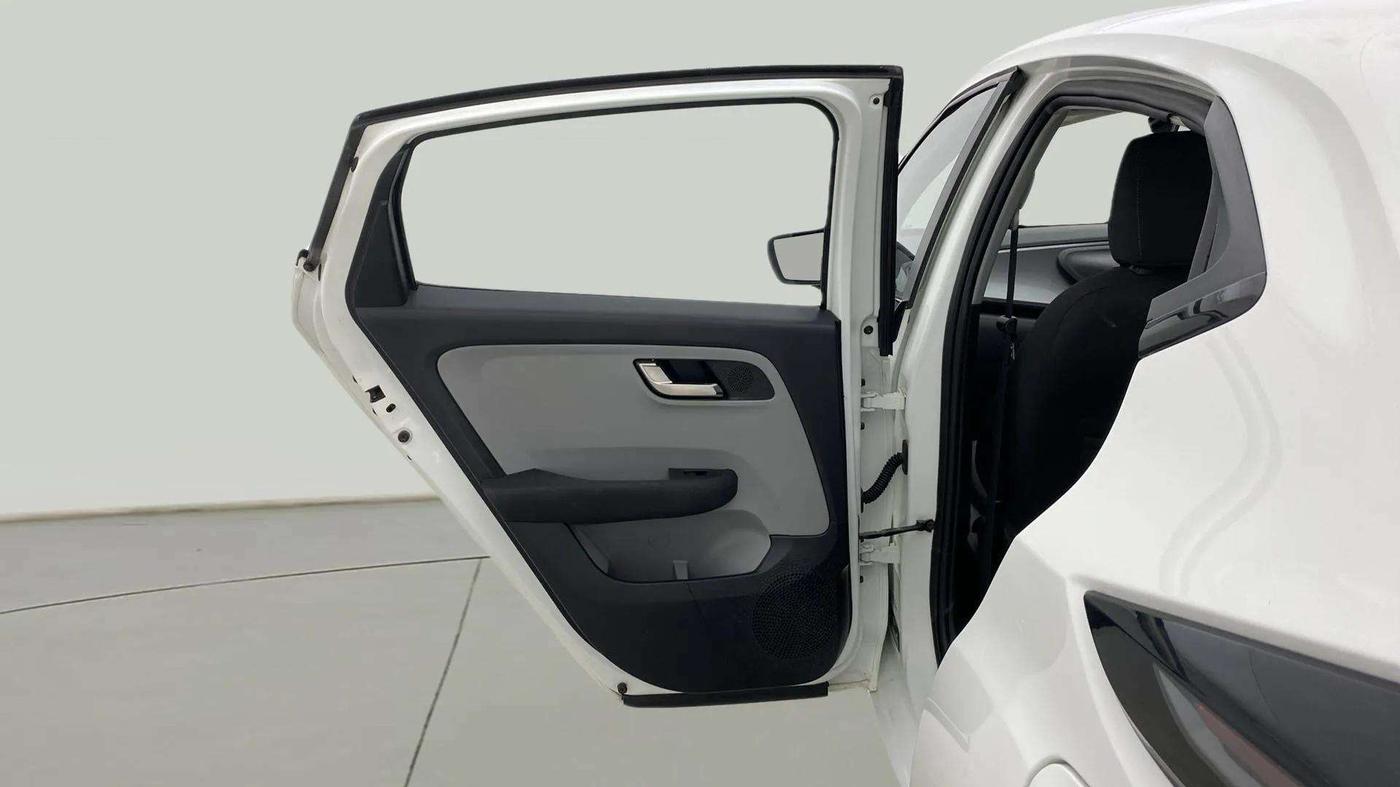 2021 Tata ALTROZ XZ (O) PETROL, CNG, Manual, 76,947 km, LHS Rear Door