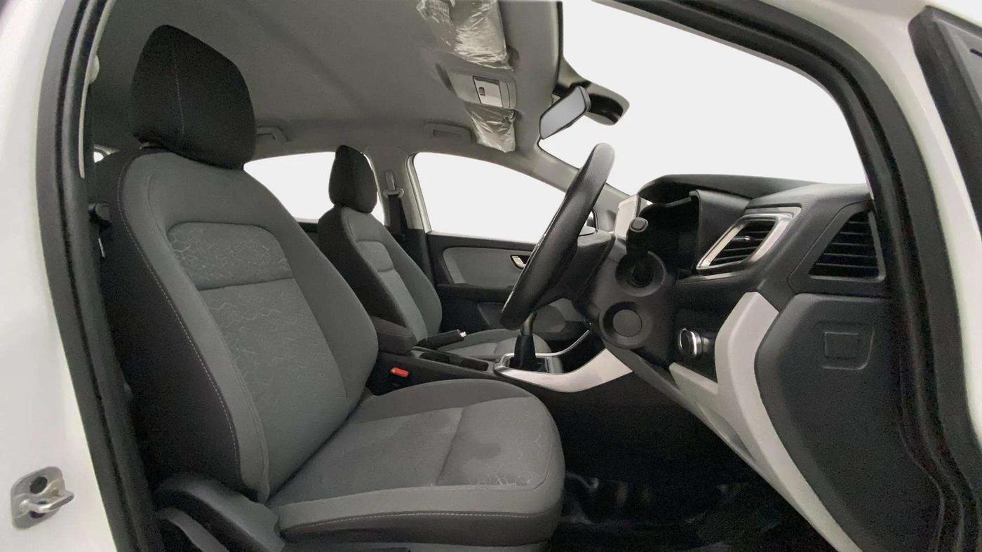 2021 Tata ALTROZ XZ (O) PETROL, CNG, Manual, 76,947 km, Right Side Front Door Cabin