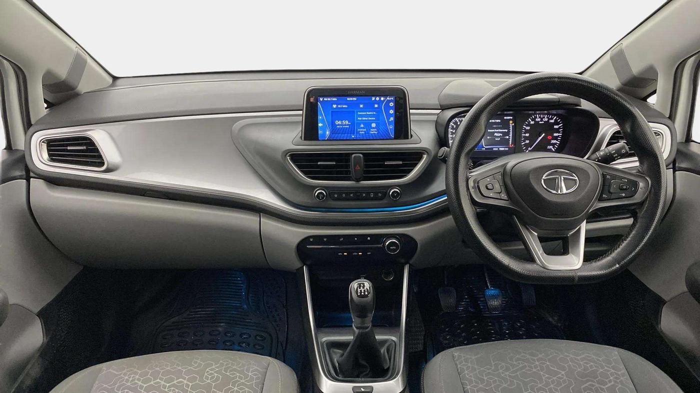 2021 Tata ALTROZ XZ (O) PETROL, CNG, Manual, 76,947 km, Dashboard