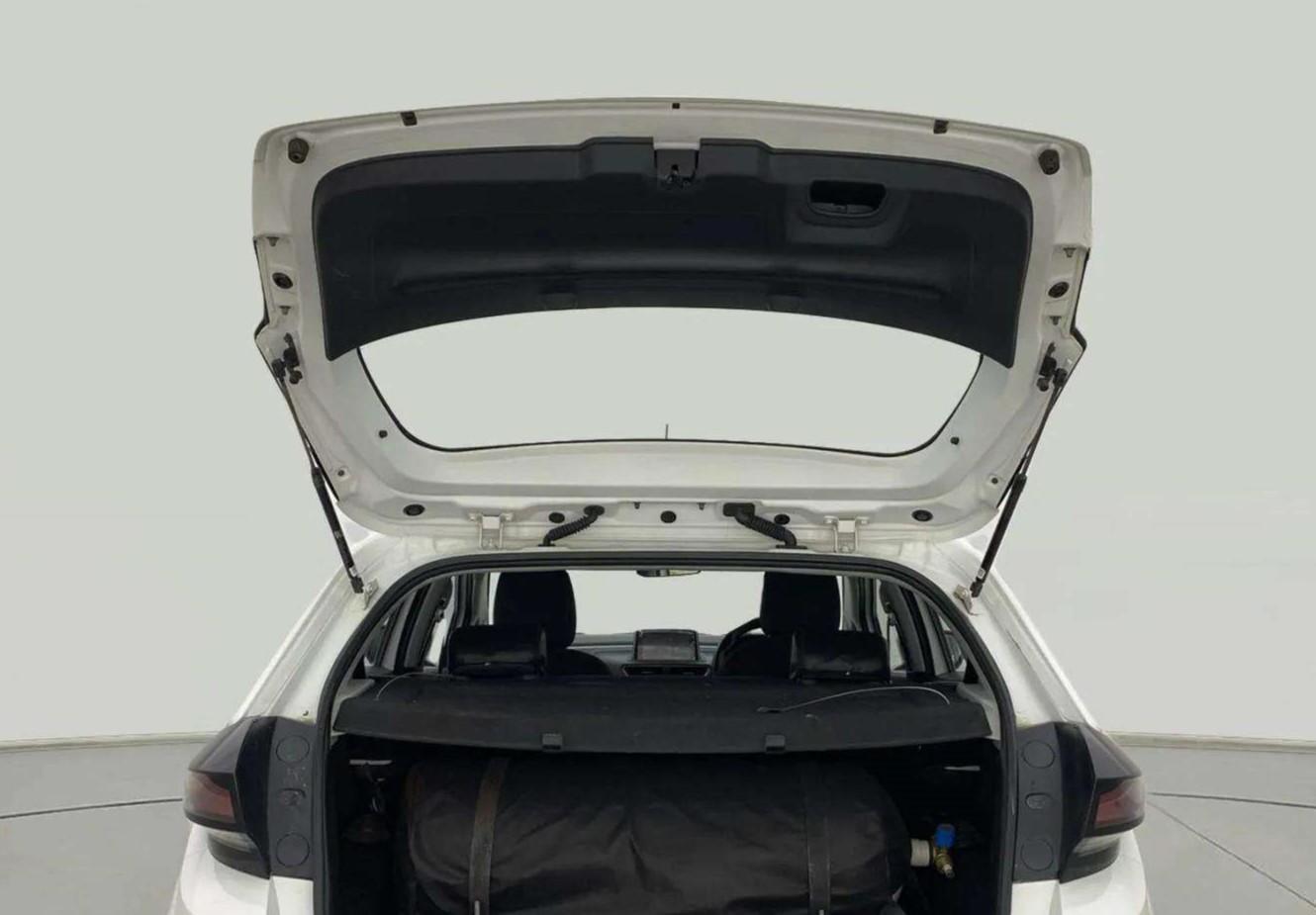 2021 Tata ALTROZ XZ (O) PETROL, CNG, Manual, 76,947 km, Boot Door Open
