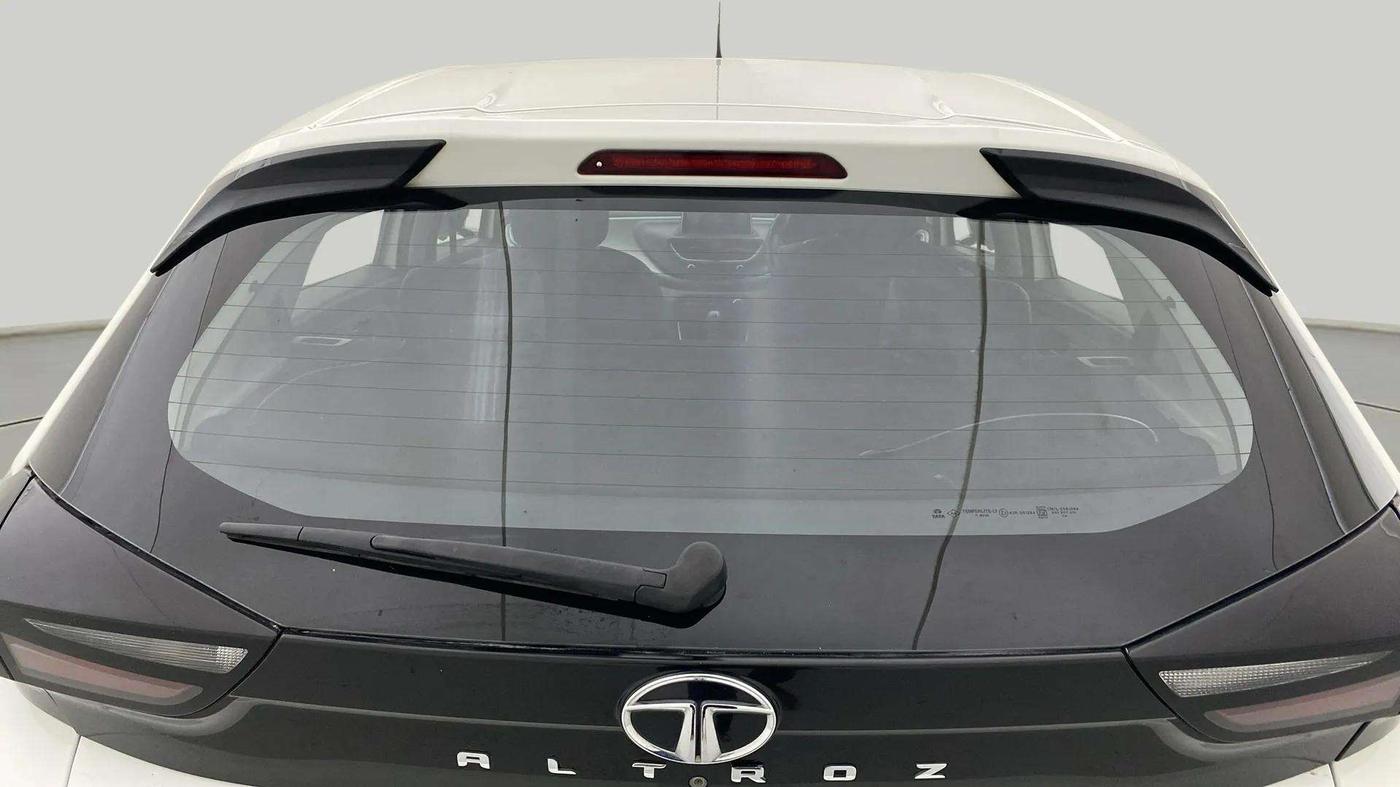 2021 Tata ALTROZ XZ (O) PETROL, CNG, Manual, 76,947 km, Rear Windshield
