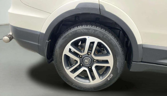 2017 Tata Hexa XT 4X2 6 STR, Diesel, Manual, 82,335 km, Right Rear Wheel