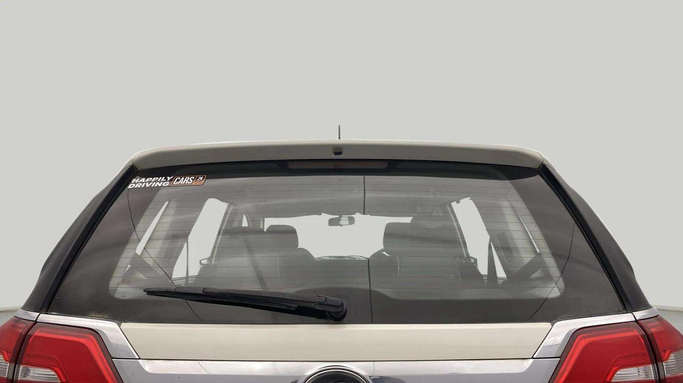 2017 Tata Hexa XT 4X2 6 STR, Diesel, Manual, 82,335 km, Rear Windshield